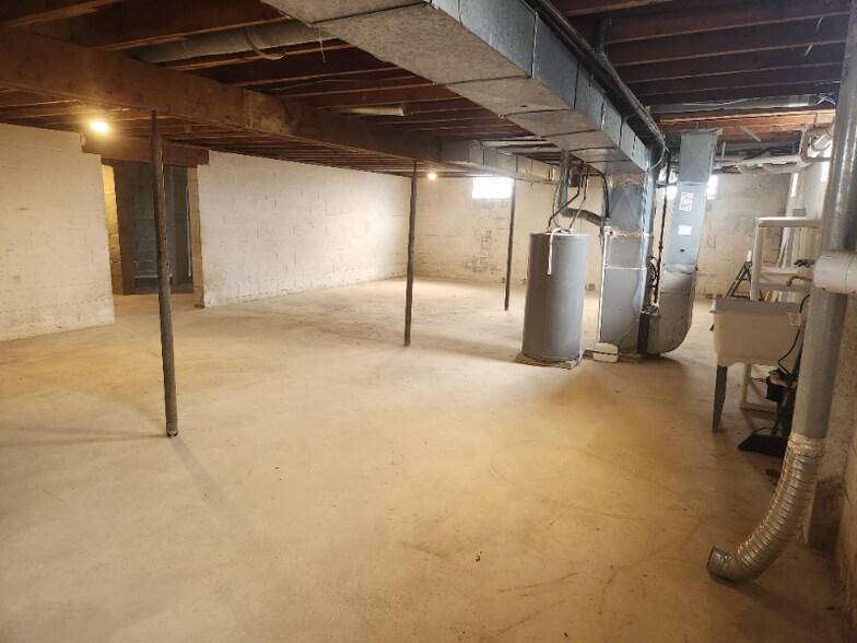 Building Photo - 6183 N Webster Rd