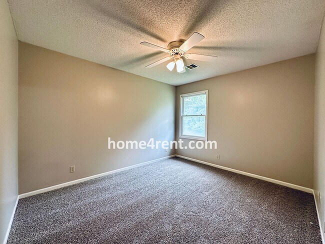 Building Photo - Blue Valley Schools w/ Hardwood Floors and...