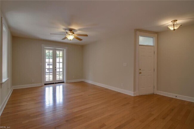 Building Photo - Ghent