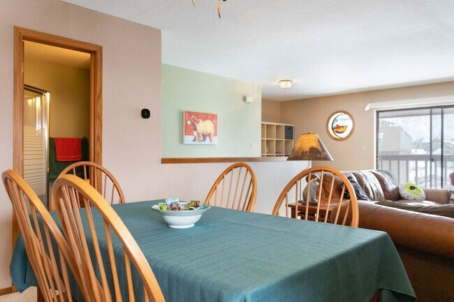 Building Photo - 716 Lagoon Dr