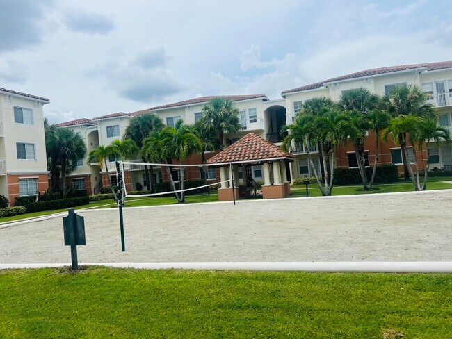 Building Photo - 9905 Baywinds Blvd