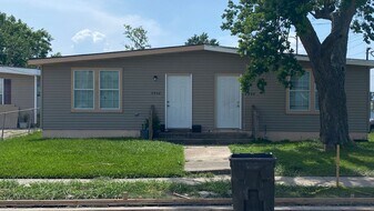 Building Photo - 4948 Laine Ave