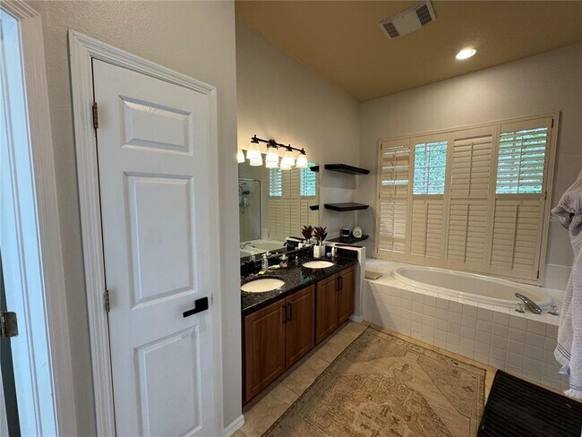 Building Photo - 8731 Tantallon Cir