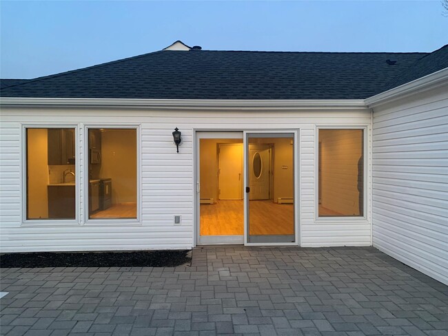 Building Photo - 3 Park Woods Ln