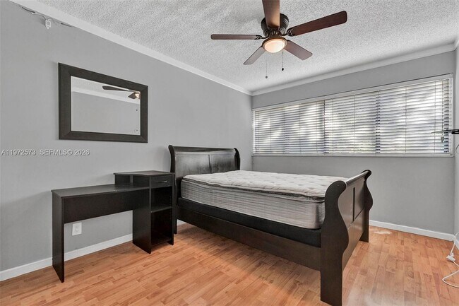 Building Photo - 15575 N Miami Lakeway