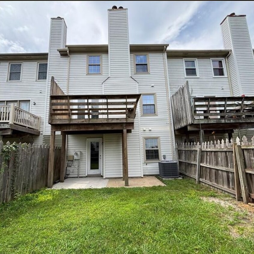 Building Photo - 1508 Brenland Cir