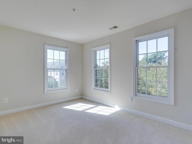 Building Photo - 8870 Ashgrove House Ln