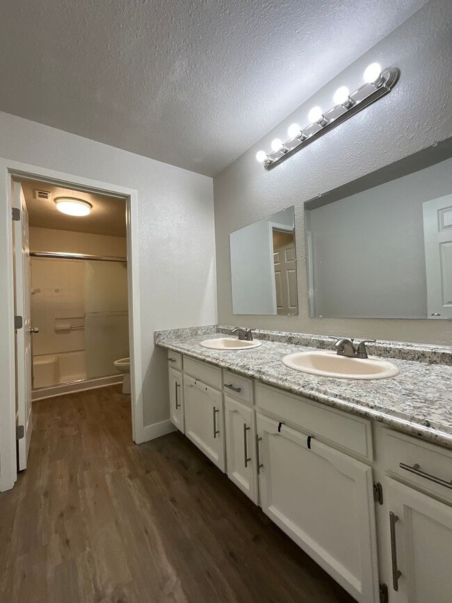 Building Photo - Siri Thorne 4-Plex