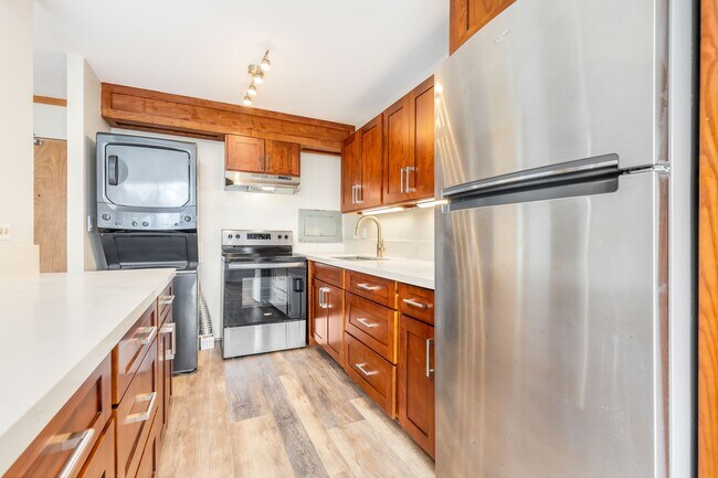 Building Photo - 1830 Wilikina Dr