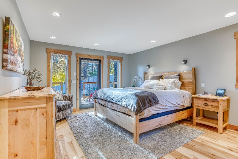 Building Photo - 1221 Commercial St