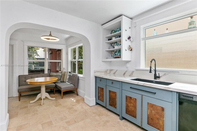 Building Photo - 18 NE 42nd St