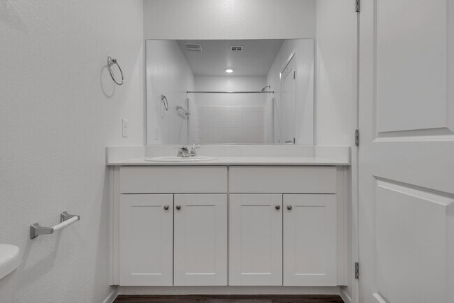 Building Photo - Welcome to a stunning recently built townh...