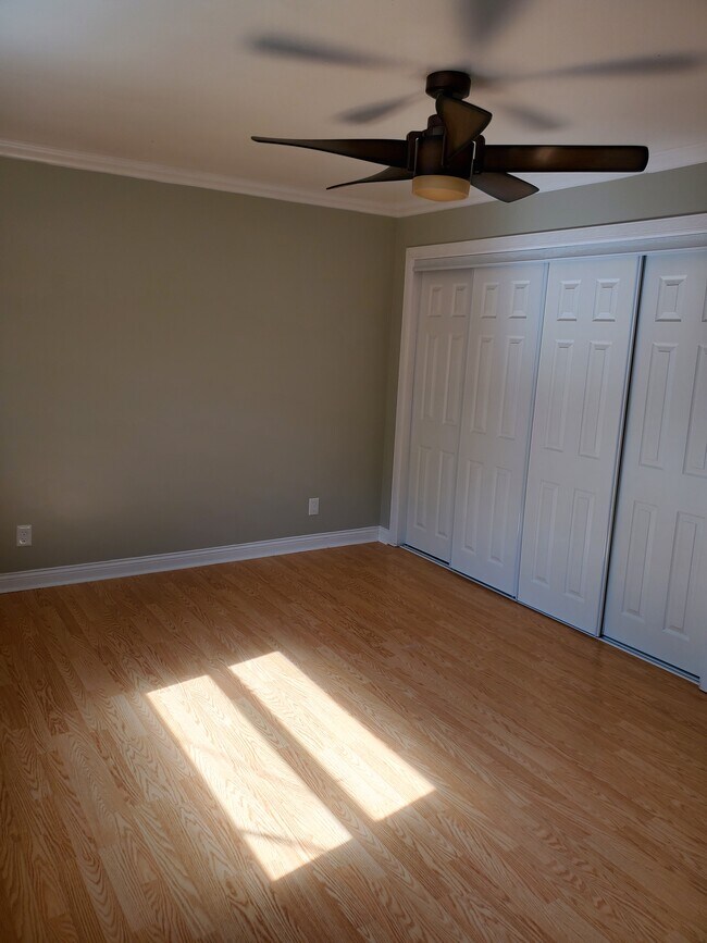 Primary bedroom - 9830 McKinley St