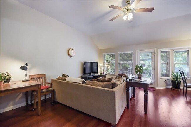 Building Photo - 1252 Lacey Oak Loop