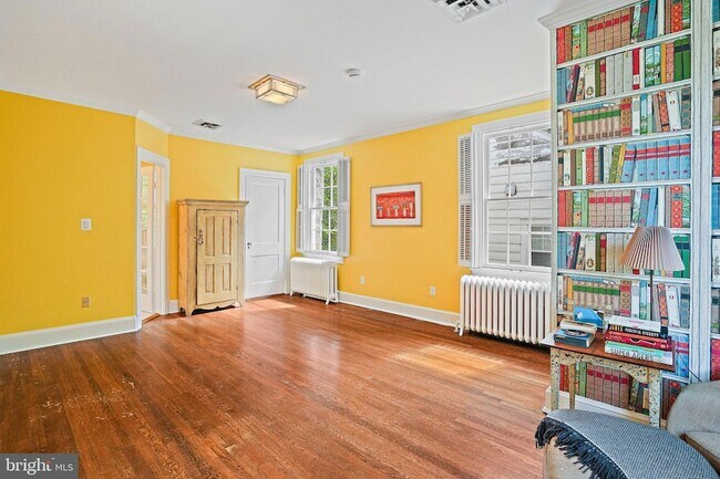Building Photo - 3612 Albemarle St NW