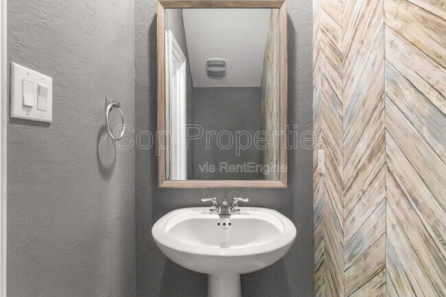 Building Photo - 31821 Nimbus Dr
