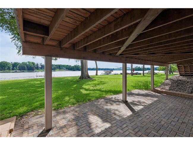Building Photo - 1303 Crystal Lake Rd E