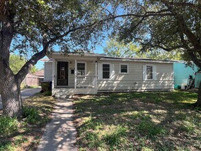 Building Photo - Three Bedroom in Collier Subdivision!!