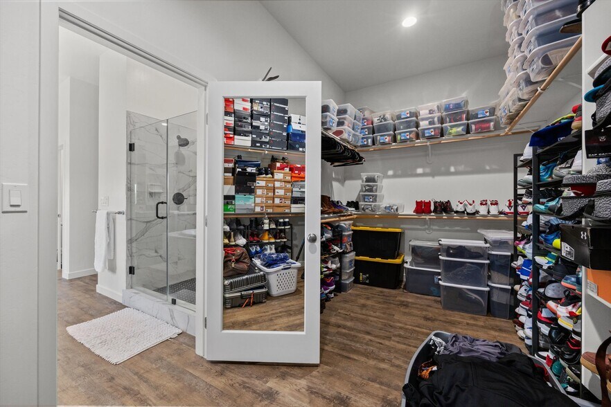 Building Photo - 815 Gilsum Ct