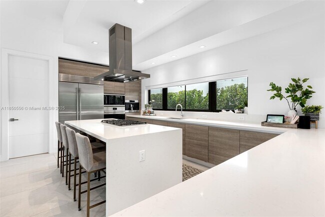 Building Photo - 16703 Botaniko Dr S
