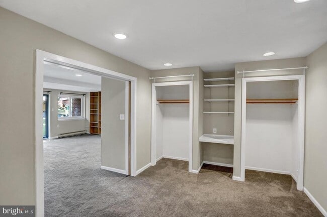 Building Photo - 2 Coldwater Ct