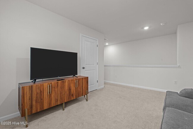 Building Photo - 2120 Wild Rdg Dr