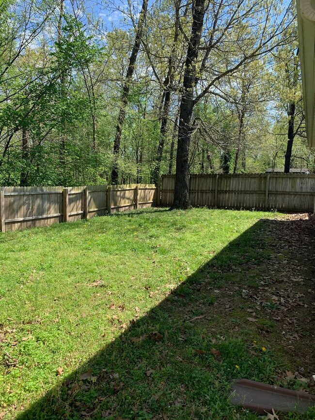 Building Photo - 1612 Cresent St