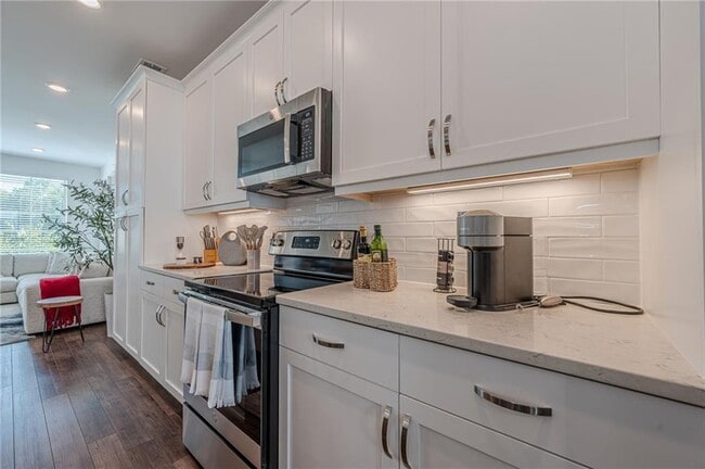 Building Photo - 515 Burton Dr