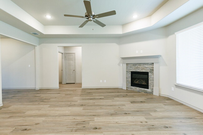 Building Photo - Wonderful 3/2 in Wolfforth!!!
