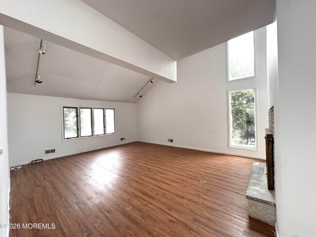 Building Photo - 16 Corlies Ave