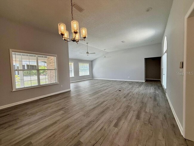 Building Photo - 2410 S Glen Eagles Dr