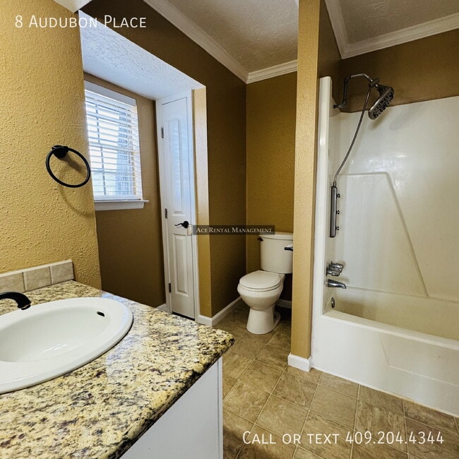 Building Photo - 8 Audubon Pl