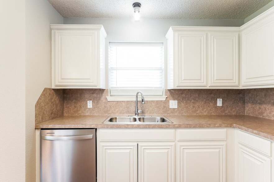 Building Photo - 4616 Wheatland Dr
