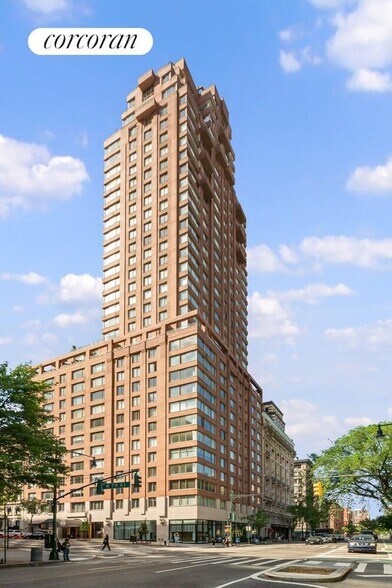 Building Photo - 101 W 79th St