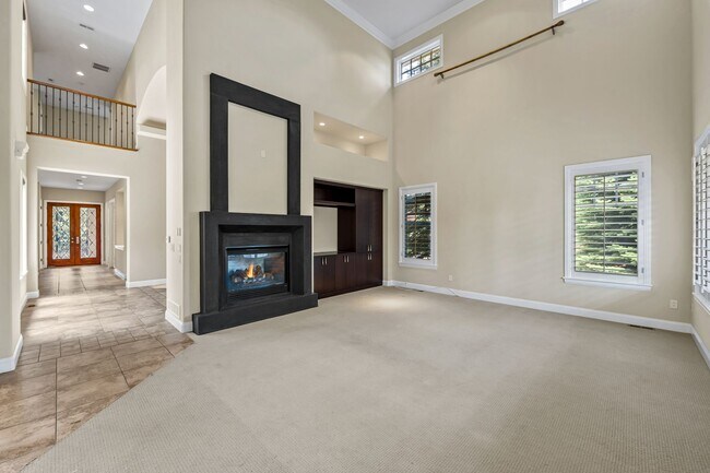 Building Photo - 11 Sommerset Cir
