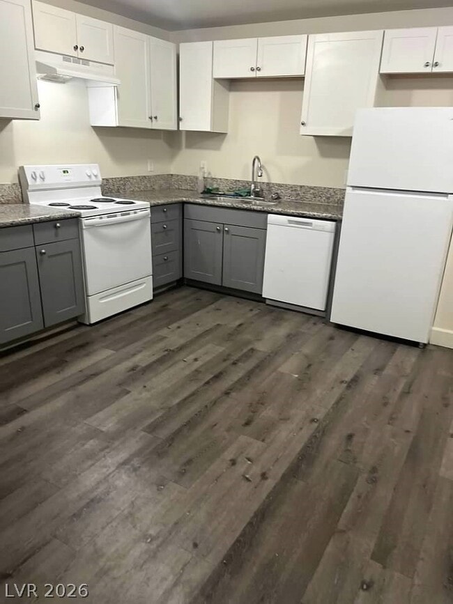Building Photo - 3412 Townhouse Dr