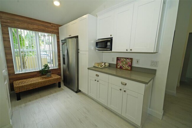 Building Photo - 1690 Zenith Way