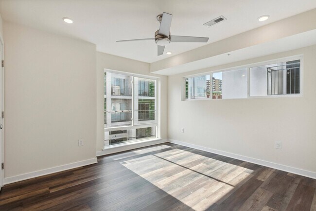 Building Photo - 1330 N 15th St