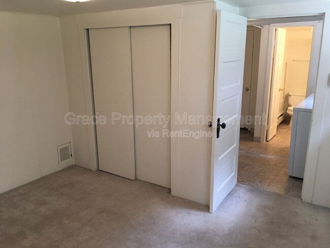 Building Photo - 540 S Emerson St