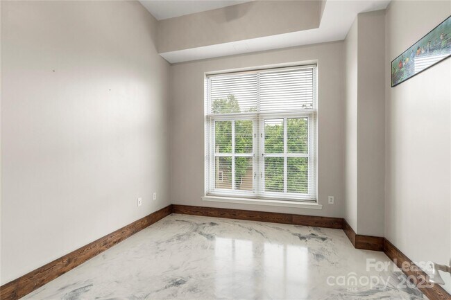 Building Photo - 1315 East Blvd