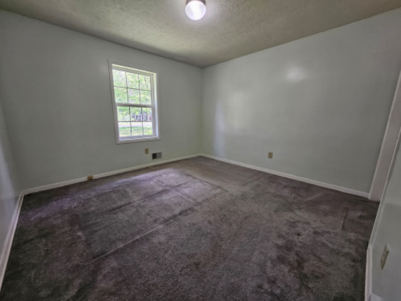Building Photo - 8376 Priem Rd