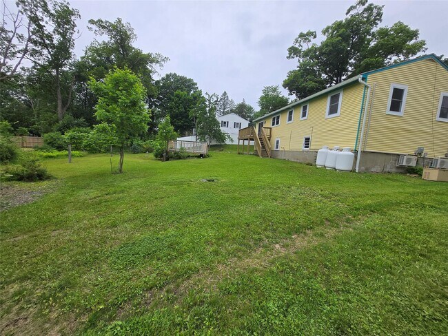 Building Photo - 7 Carpenter Dr