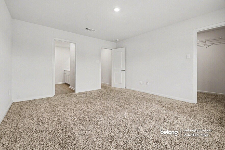 Building Photo - 203 Marsh Ln