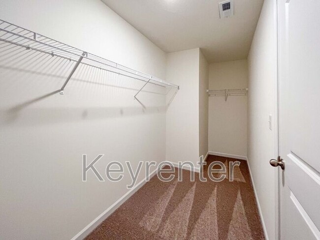 Building Photo - 125 Smt Rdg Ln