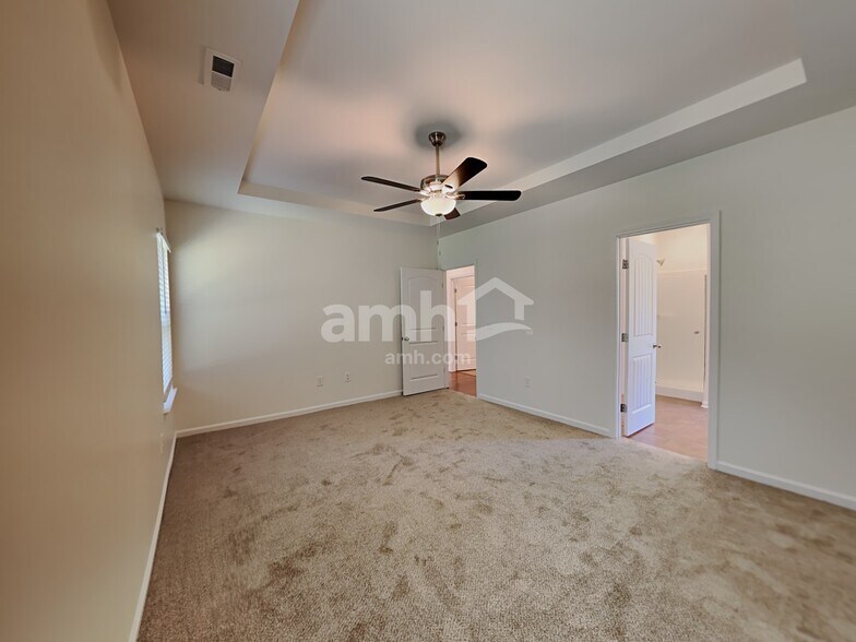 Building Photo - 300 Winding Branch Ct