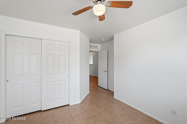 Building Photo - 8435 E Bowline Rd