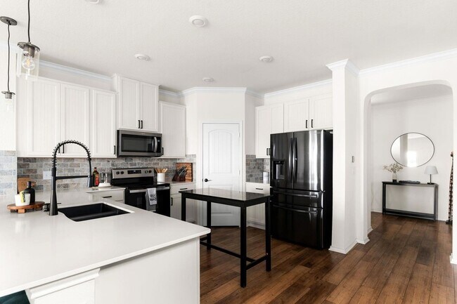 Building Photo - 7810 Song Sparrow Dr.