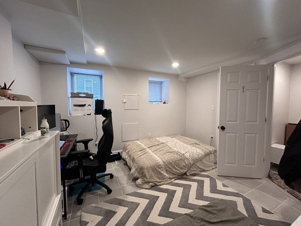 Building Photo - 26 Mystic St