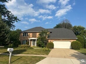 Building Photo - 1055 Knollwood Ln