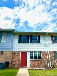 Building Photo - 13 Thatch Ct